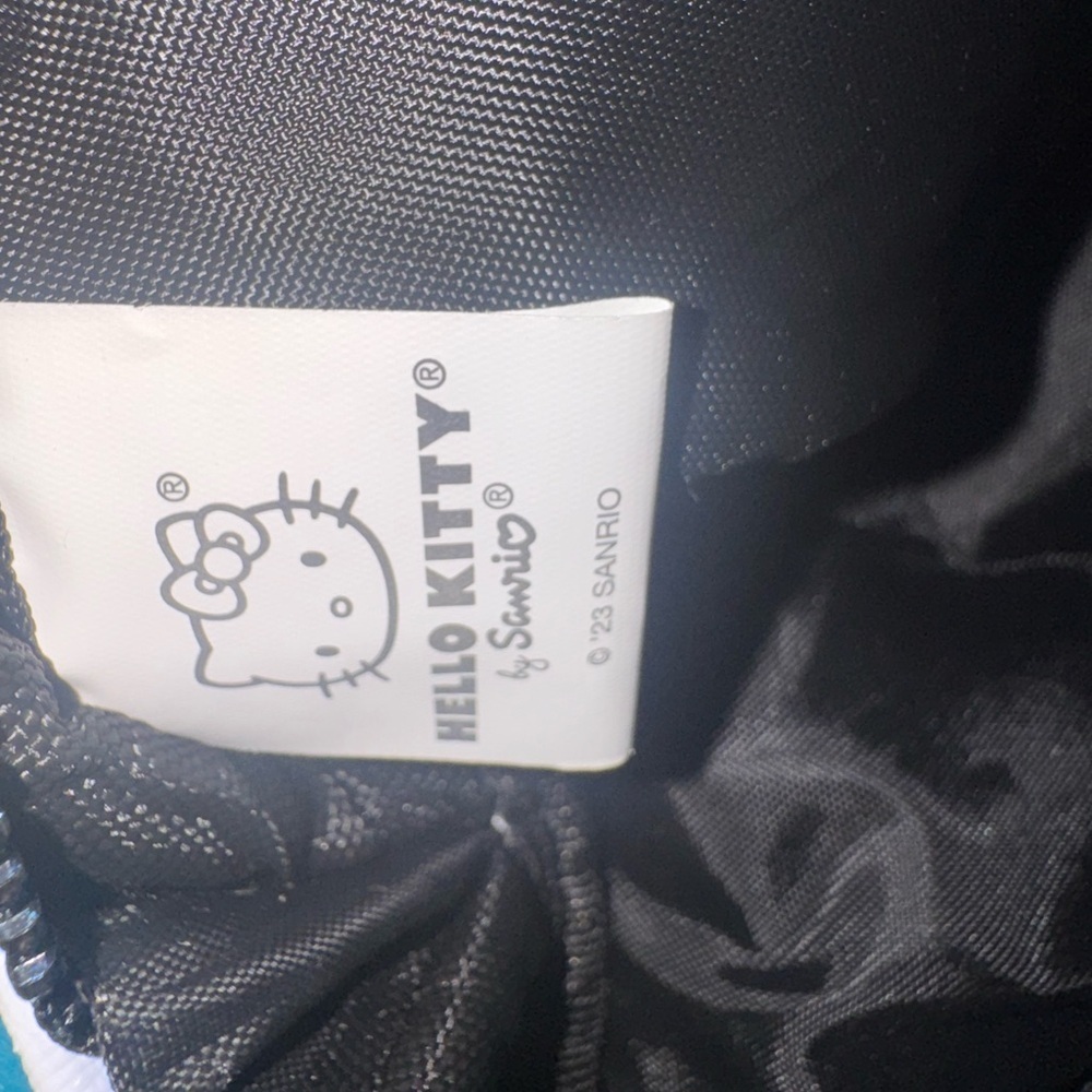 Hello kitty sanrio makeup bag - Picture 6 of 6
